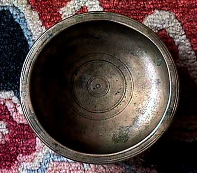 Antique Tibetan singing bowl w/ extra thick lip